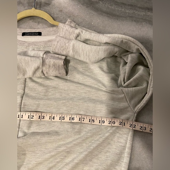 Hippie Chic Size S Gray Long Sleeve Twist Front Crew Neck Pullover Sweatshirt - Picture 9 of 11